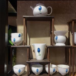 郁金香羊脂玉茶具套装